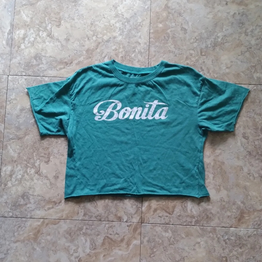Modern Lux Bonita graphic cropped tshirt, size XS